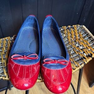 L.L.Bean Patent Leather Duck Loafer / Flats Sz 11